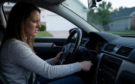 Signs of bad alternator compared with dead battery symptoms